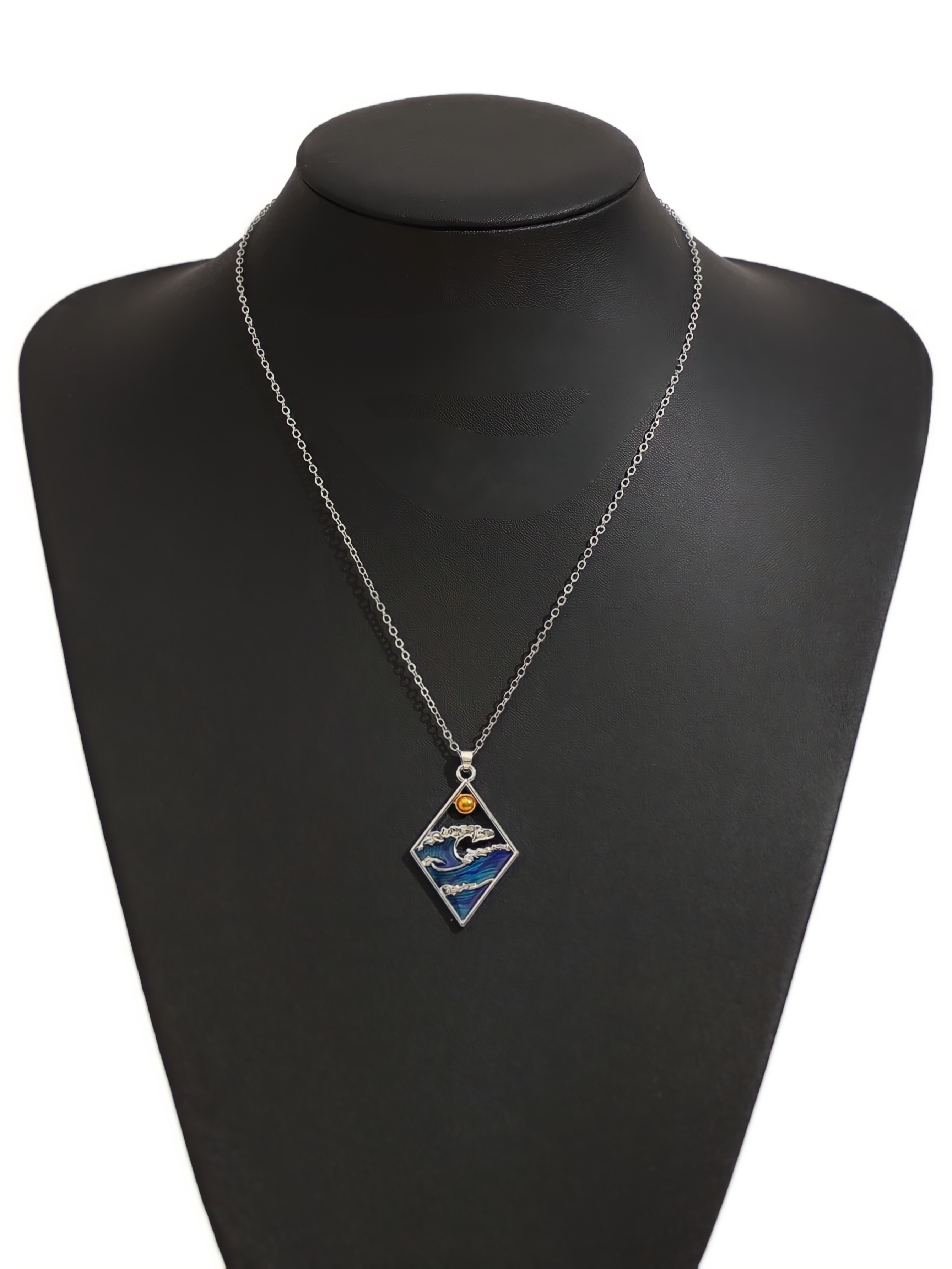 Collar Alba