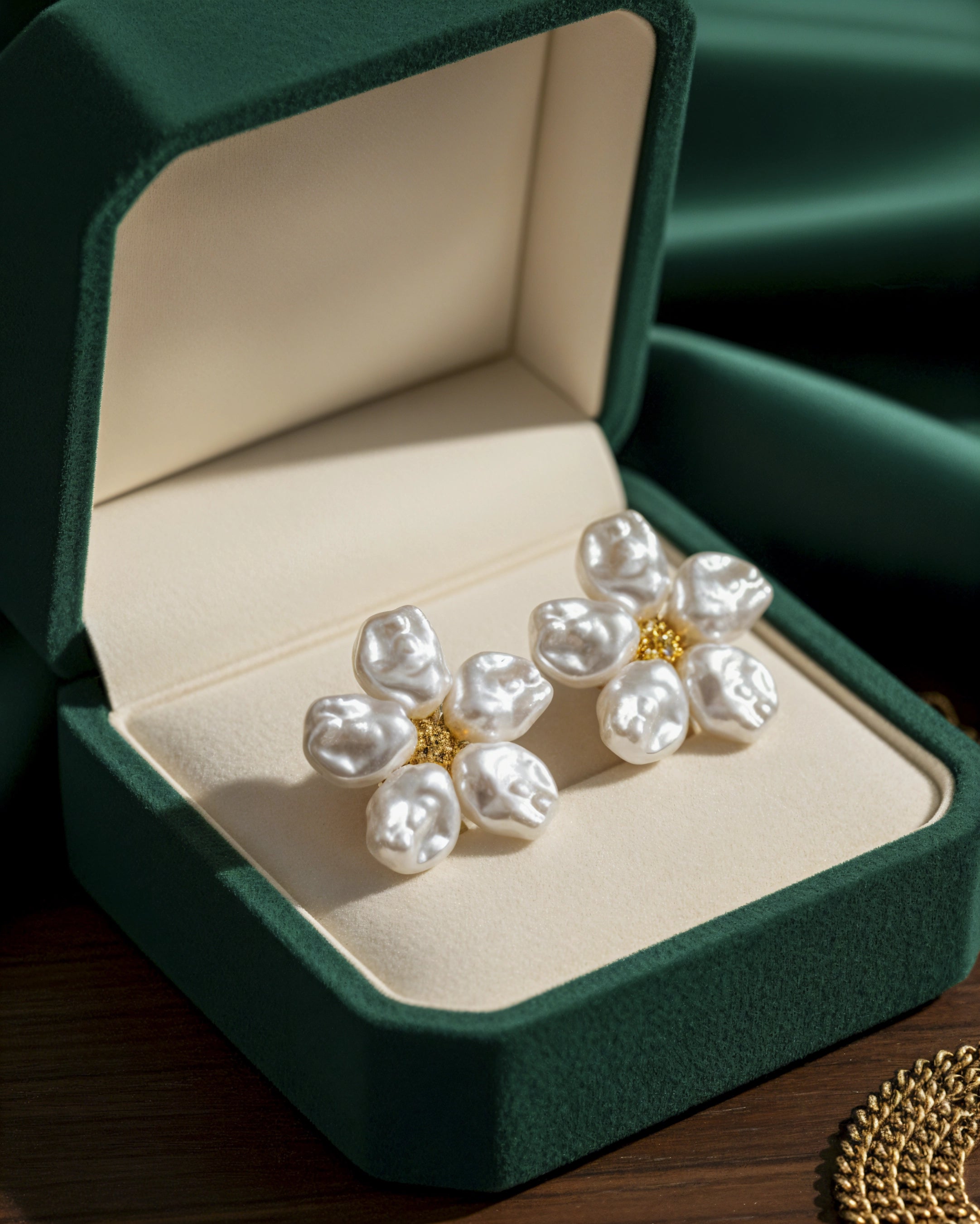 Aretes Pétale – La flor que llevas, la luz que irradias