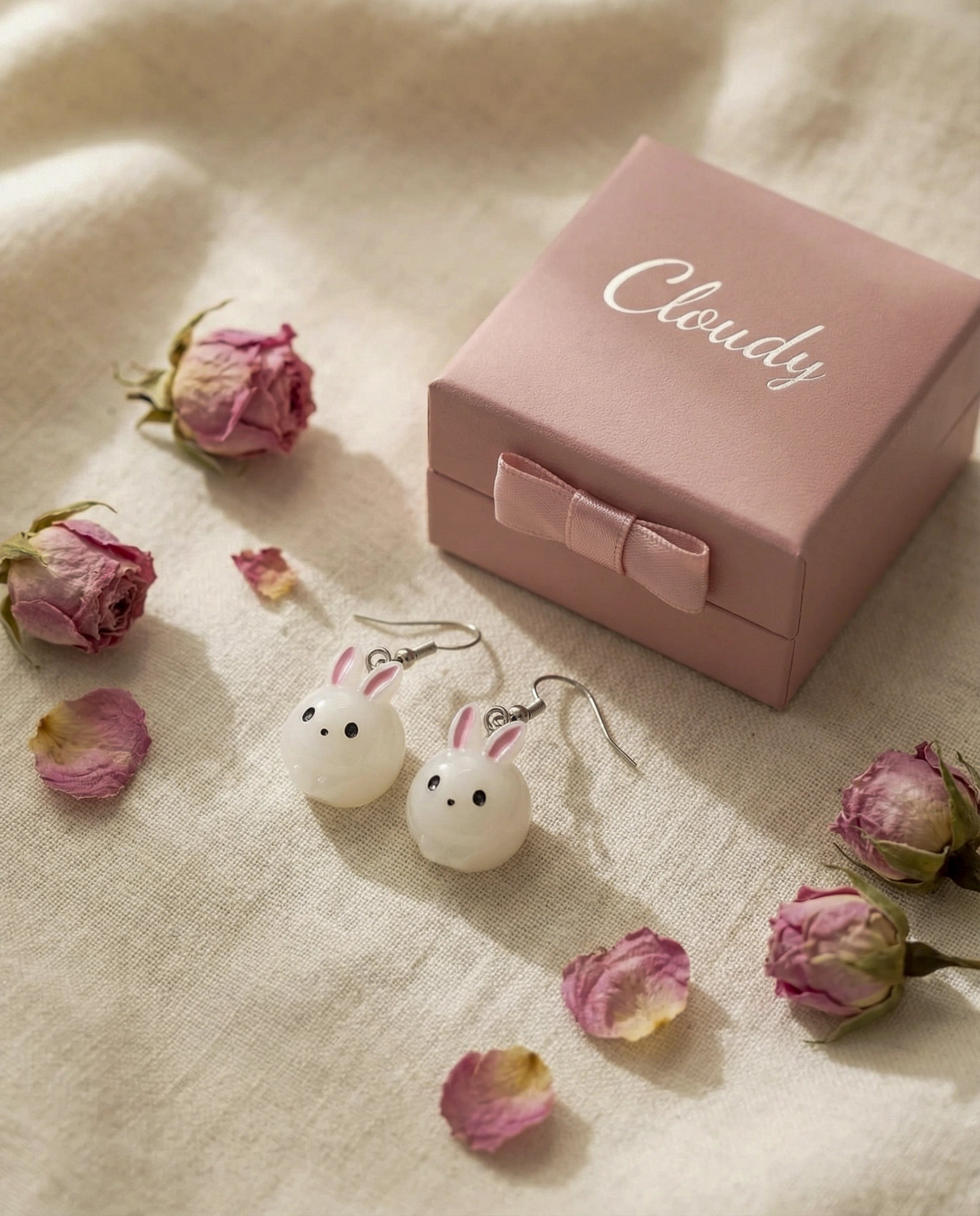 Aretes GlowBunny – Ternura que brilla en la oscuridad