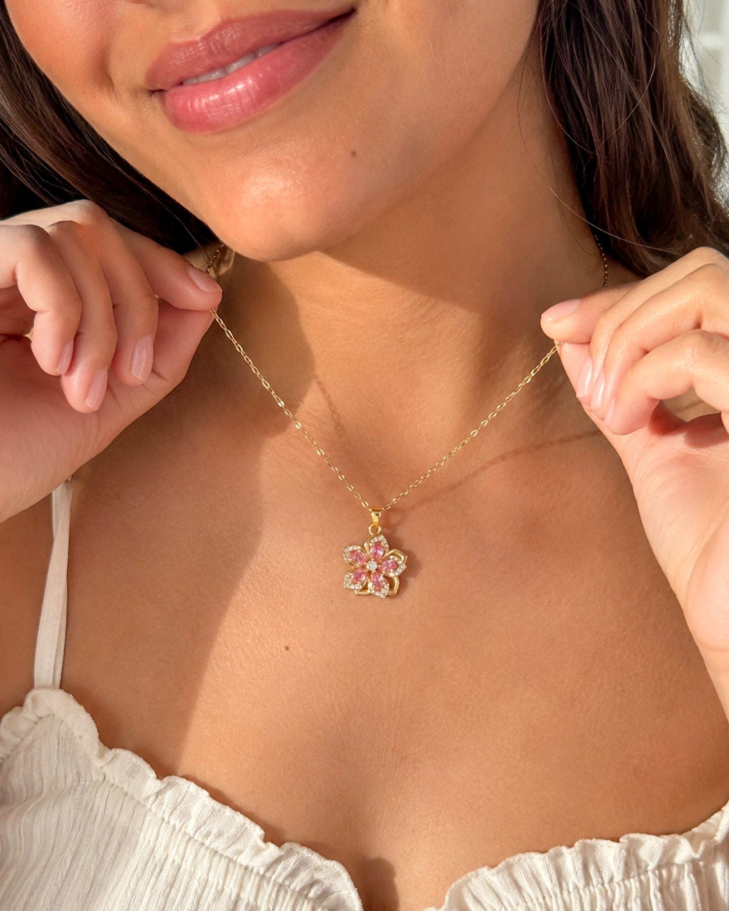 Collar Flor Giratoria – Gira y Brilla