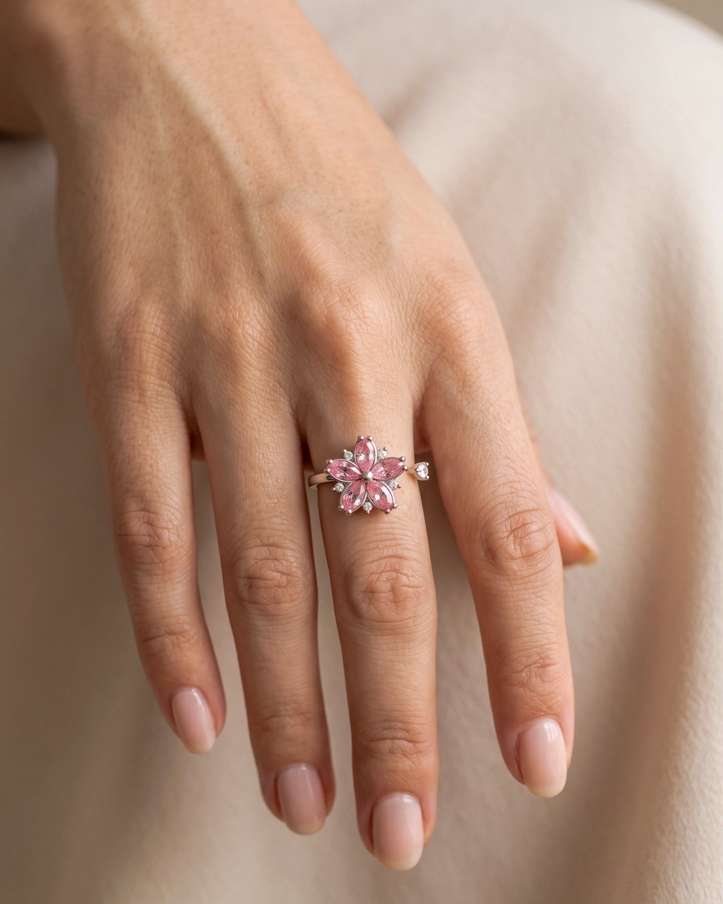 Anillo Floral Rosa – Flor Giratoria