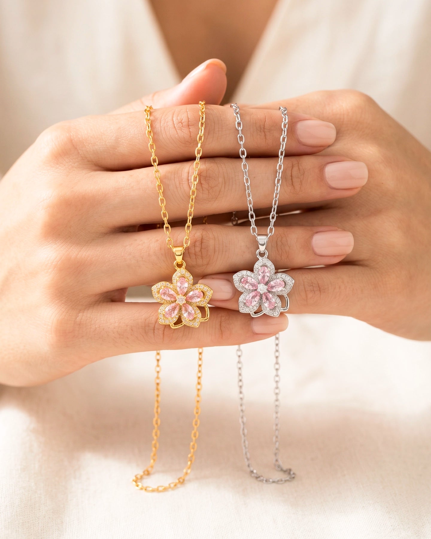 Collar Giratorio – Flor de Cristal