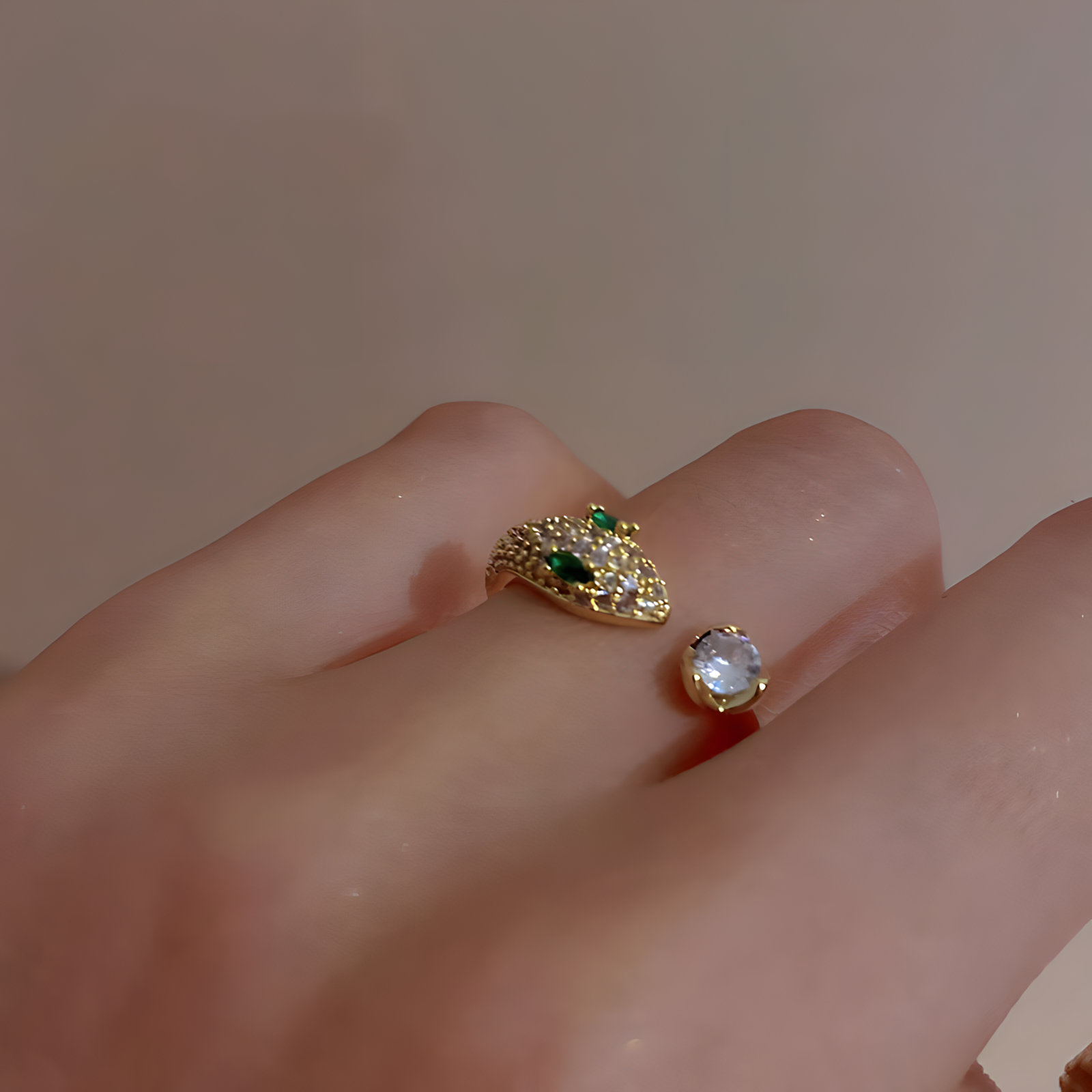 Anillo Serpiente con Perlas