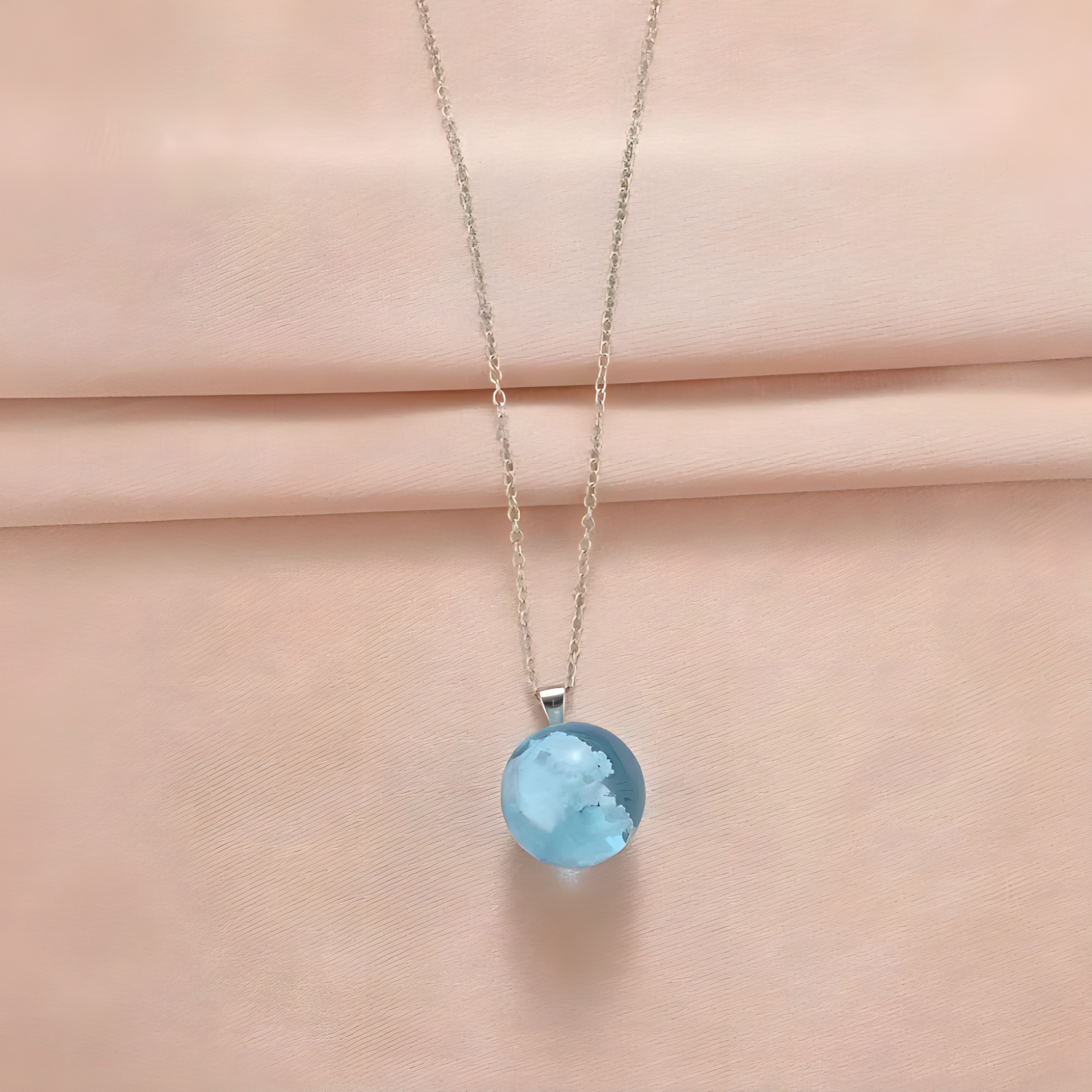 Collar Cloudy